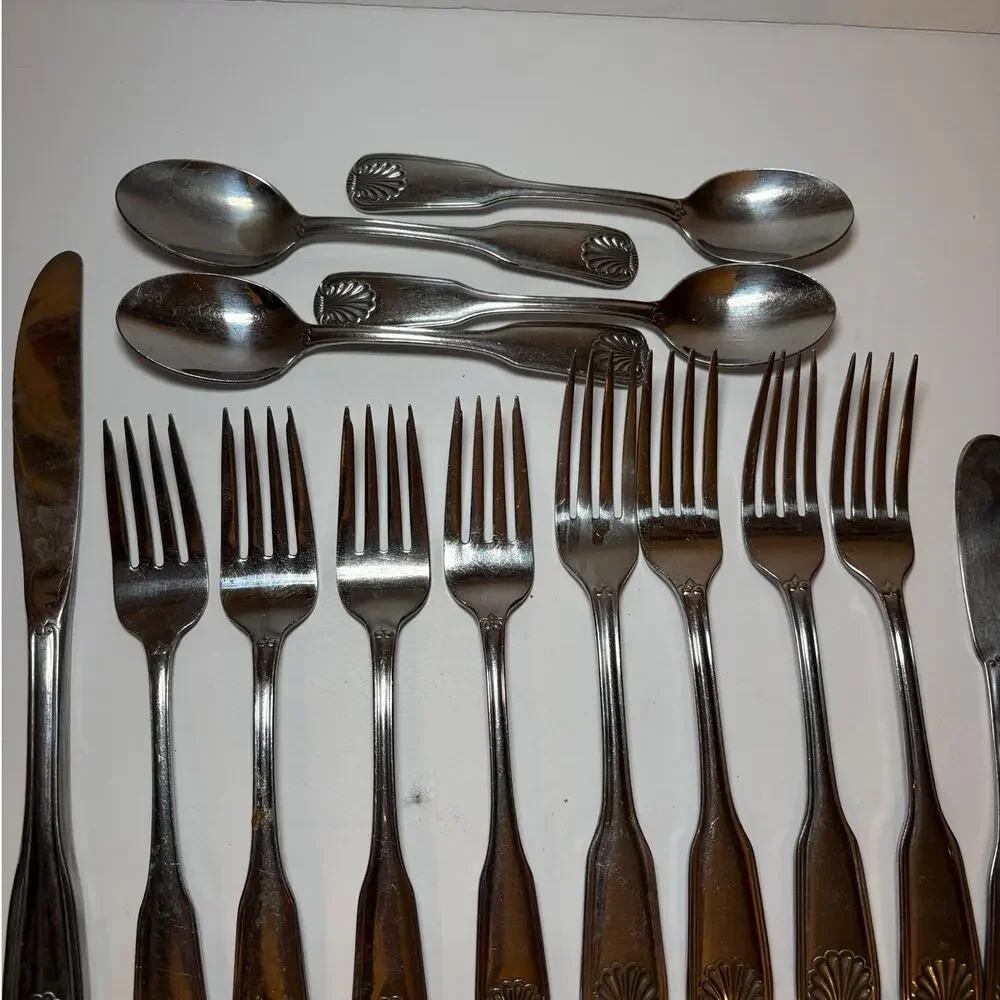 World Tableware COQUILLE Stainless 24 Pc WT Shell Taiwan Flatware Set